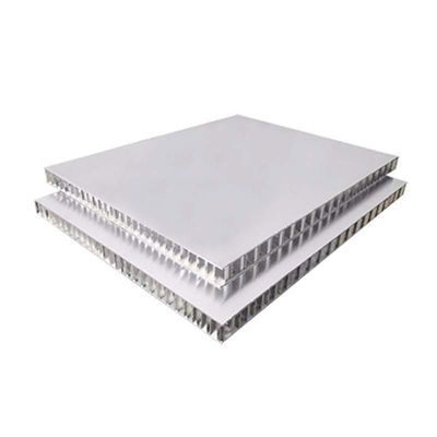 Panneau composite en aluminium en nid d'abeille avec noyau revêtu de PVDF Idéal pour un atelier de design minimaliste dans la construction